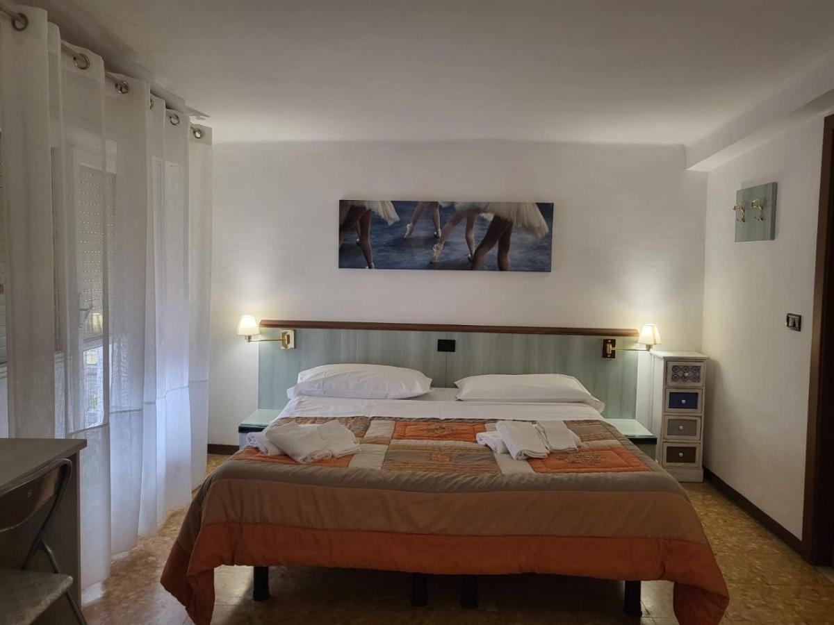 Villa Rosa Loano Eksteriør billede